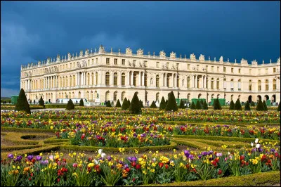 Qui vivait au ch&acirc;teau de Versailles ?