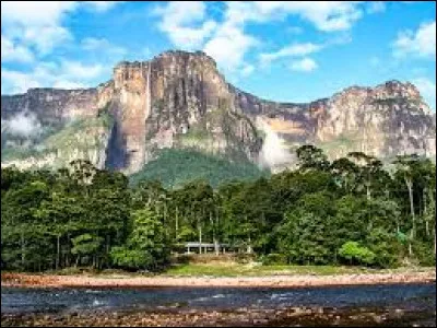 Combien de bandes horizontales comporte le drapeau du Venezuela ?