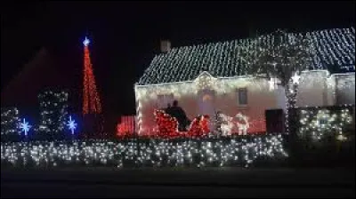 Cette maison toute &eacute;clair&eacute;e est &agrave; voir &agrave; Dreff&eacute;ac. Ville des Pays-de-la-Loire, dans l'aire d'attraction Nazairienne, elle se situe dans le d&eacute;partement ...