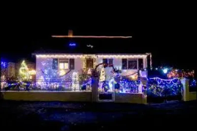 Voici une belle maison bien illumin&eacute;e, &agrave; voir au Creusot. Ville de Bourgogne-Franche-Comt&eacute;, dans l'arrondissement d'Autun, elle se situe ...