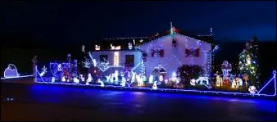 Pour voire cette maison, rendez-vous &agrave; Sandrans. Village Aindinois, il se situe en r&eacute;gion ...