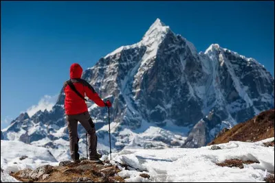 Quels sont les premiers humains &agrave; avoir atteint le sommet de l'Everest ?