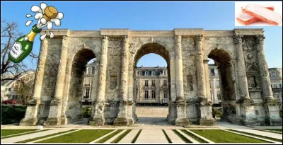 Si je vagabonde autour de la porte de Mars, le plus grand arc romain du monde (32m de long), dans quelle ville suis-je ?