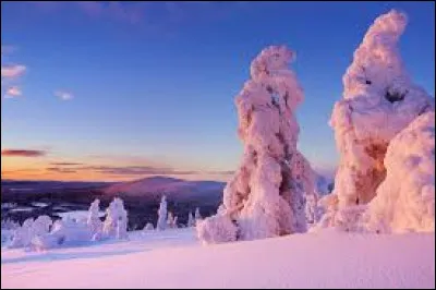 O&ugrave; se situe la derni&egrave;re des sept merveilles du monde encore debout en 2025 ?