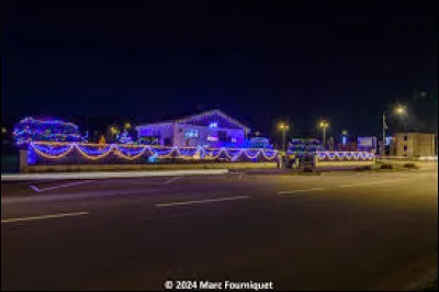 Nous montons dans le Nord-Est, pour nous arr&ecirc;ter &agrave; Moyenmoutier. Ville de l'aire d'attraction D&eacute;odatienne, bord&eacute;e par la Meurthe et le Rabodeau, elle se situe en r&eacute;gion ...