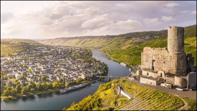 Cette ann&eacute;e j'ai publi&eacute; 57 quizs. Pour f&ecirc;ter cela je pars r&eacute;veillonner dans le d&eacute;partement n&deg;57. O&ugrave; suis-je ?