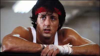 Il est l'acteur principal d'une s&eacute;rie de films. Quel est le titre du premier sorti en 1976 ?