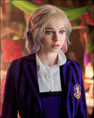 Quel est le petit copain d'Enid dans la saison 2 ?