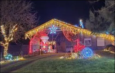 Nous sommes en Bretagne devant une maison de Billio. Village de l'arrondissement de Pontivy, il se situe dans le d&eacute;partement ...