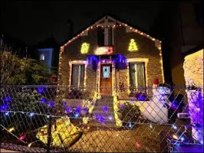 Je vous attends devant cette maison, &agrave; Aulnay-sous-Bois. Ville S&eacute;quano-Dionysienne, elle se situe en r&eacute;gion ...