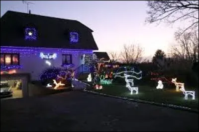Arr&ecirc;tons-nous &agrave; pr&eacute;sent aux Trois-Pierres. Village normand, dans la m&eacute;tropole Havraise, il se situe ...