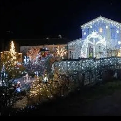 Je vous attends &agrave; pr&eacute;sent devant cette maison de Saint-Michel-l'Observatoire. Commune de l'arrondissement de Forcalquier, elle se situe dans le d&eacute;partement ...