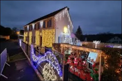 Nous nous rendons en &Icirc;le-de-France, &agrave; Sainte-Colombe. Commune de l'arrondissement de Provins, sur les bords de la Voulzie, elle se situe dans le d&eacute;partement ...