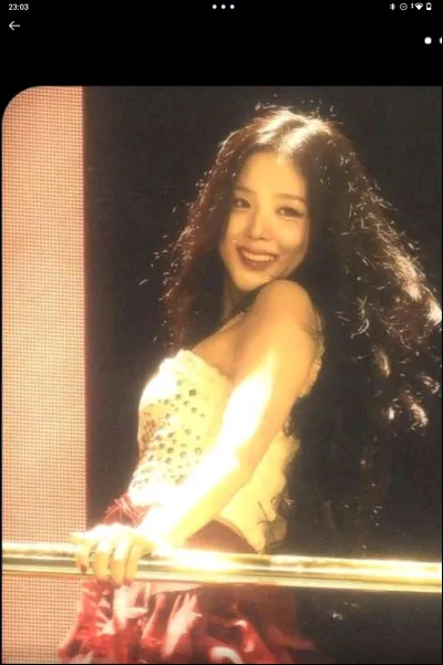 Est-ce que c'est Jisoo sur la photo ?