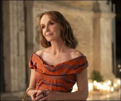 Voici Sylvie Grateau. Dans quelle s&eacute;rie Netflix la voit-on comme sur cette photo ?