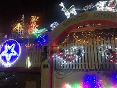 Nous sommes maintenant &agrave; Anse-Bertrand. Ville de l'arrondissement de Pointe-&agrave;-Pitre, &agrave; l'extr&ecirc;me nord de la Grande-Terre, elle se situe dans le d&eacute;partement ...