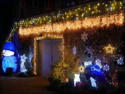 Nous nous arr&ecirc;tons &agrave; pr&eacute;sent &agrave; Saint-Jean-de-Bournay. Ville de l'arrondissement de Vienne, elle se situe dans l'ancienne r&eacute;gion ...