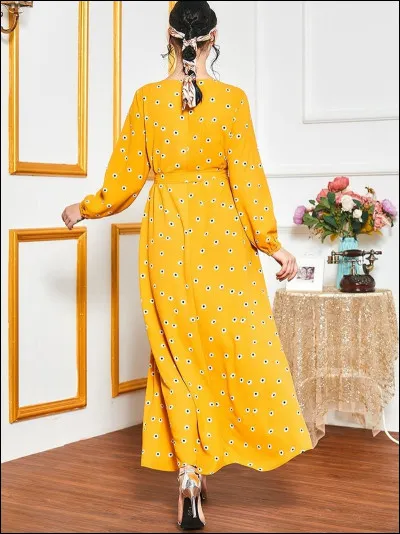 &Aacute;mbre a chang&eacute; de look.Elle est maintenant habill&eacute;e tout en...