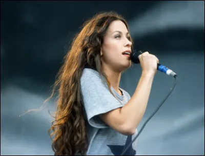 Icone f&eacute;minine du milieu des ann&eacute;es 90, son album &agrave; succ&egrave;s "Jagged Little Pill" r&eacute;sume parfaitement les &eacute;motions de la d&eacute;cennie. Si je vous dis "Ironic", "Hand In My Pocket" ou "You Oughta Know", &agrave; quelle artiste canadienne penserez-vous ?