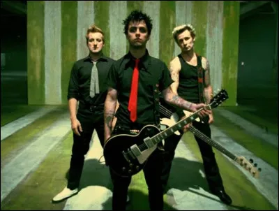 Leur album "Dookie" de 1993 marque les d&eacute;buts mainstream d'un genre m&ecirc;lant punk et pop, donc pop-punk. Ce groupe d'ados californiens a depuis eu une longue carri&egrave;re et une dominance des charts am&eacute;ricains encore aujourd'hui, comme avec les chansons "When I Come Around", "Good Riddance" ou "Basket Case" ! Quel est son nom ?