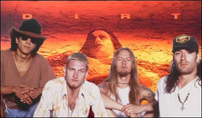 Voici un autre groupe qui sait naviguer entre les genres, tout en gardant ce style qui leur est propre : harmonies vocales, th&egrave;mes sombres et &eacute;motionnels, entre metal et grunge mais aussi de magnifiques ballades acoustiques. Un groupe largement sous-cot&eacute; et rest&eacute; dans l'ombre de Nirvana malgr&eacute; leur qualit&eacute; musicale, c'est...