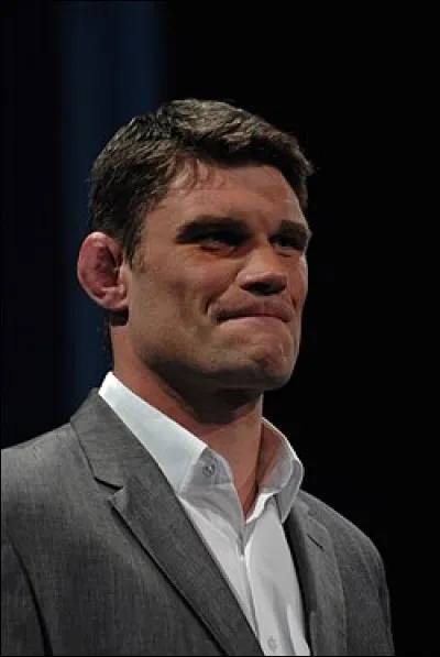 On coupe court lors de son entretien.