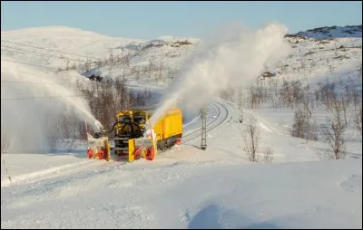 Quel principe utilise ce chasse-neige ferroviaire ?