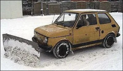 En 1923, les fr&egrave;res Hans et Even &Oslash;veraasen de Norv&egrave;ge construisent un chasse-neige pour une utilisation sur des...