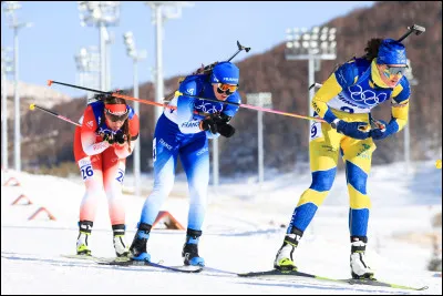 Quel sport d'hiver combine le ski de fond et le tir &agrave; la carabine ?