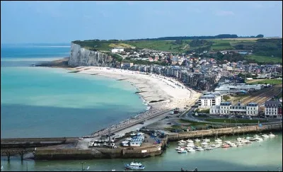 Cette belle plage se situe dans la ville de...