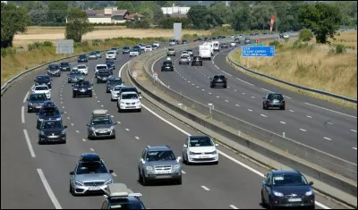 Je suis &agrave; l'est de Paris et je veux me rendre &agrave; Calais. Quelle autoroute suis-je le plus susceptible d'emprunter dans un premier temps ?