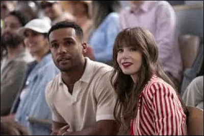 Sur quel r&eacute;seau social a-t-elle cr&eacute;&eacute; son compte "EmilyInParis" ?