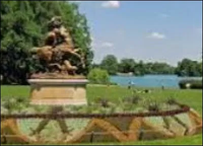 Comment s'appelle le parc du 6&deg; arrondissement qui abrite de nombreux animaux ?