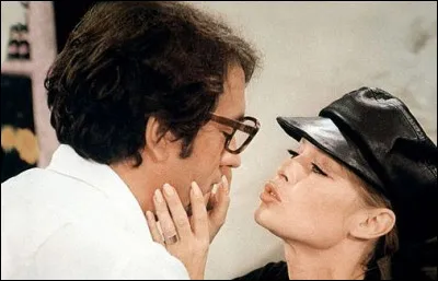 Dans quel film de Deville incarne-t-elle la femme des ann&eacute;es 70 ?