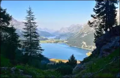 Mon premier est un des fils de Jacob dans la Bible.Mon deuxi&egrave;me est ce qu'on dit quand on h&eacute;site.Mon troisi&egrave;me est ce qu'on met sur un colis Nike ou Adidas pour que l'on sache d'o&ugrave; il vient.Mon tout est un pays.