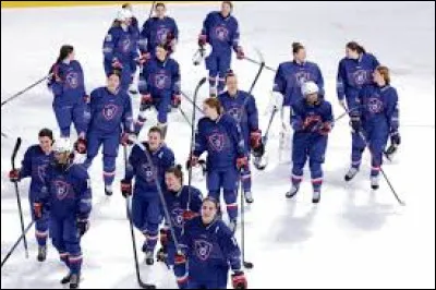 Quel sport sera r&eacute;parti sur deux sites diff&eacute;rents pour des raisons logistiques ?