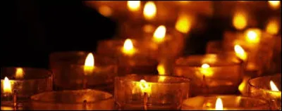 Quel r&eacute;alisateur visionnaire, cr&eacute;ateur de "Twin Peaks", nous a quitt&eacute;s en 2025 ?