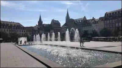 Quel est le nom de cette place de Strasbourg ?