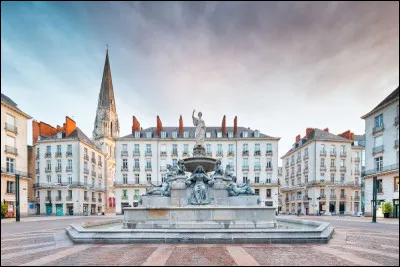 Un peu moins connue sans doute, quelle est cette place de Nantes ?