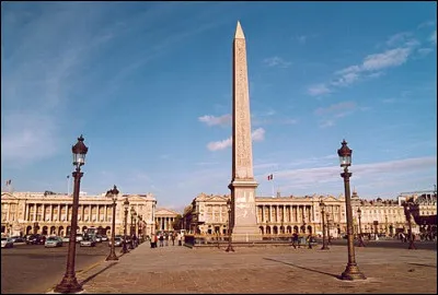 Dans quelle grande ville, la place de la Concorde est-elle situ&eacute;e ?