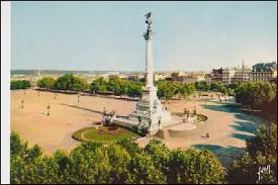 Quel est le nom de cette place de Bordeaux ?