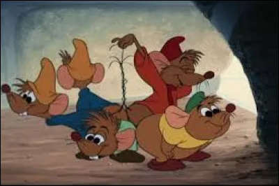 Quel chien est le compagnon de Pocahontas ?