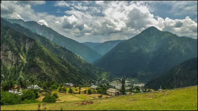 Comment s'appelle la partie du Cachemire administr&eacute;e par le Pakistan (que l'Inde appelle "Cachemire occup&eacute; par le Pakistan") ?