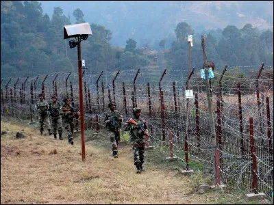 Comment s'appelle la fronti&egrave;re de facto (militaire) qui divise aujourd'hui le Cachemire entre l'Inde et le Pakistan depuis le cessez-le-feu de 1949 (renomm&eacute;e en 1972) ?