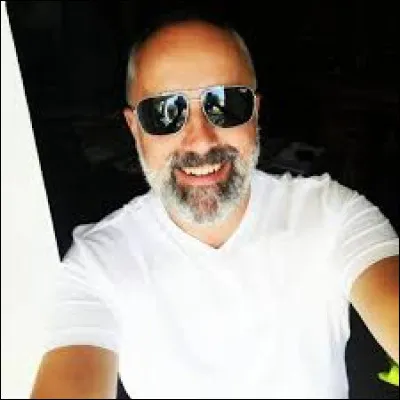 Quel chanteur a interpr&eacute;t&eacute; le tube "I'm Sorry" en 2003 ?