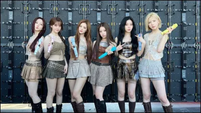 Sous quelle agence le groupe Nmixx a-t-il d&eacute;but&eacute; ?