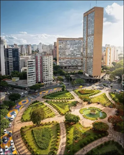 O&ugrave; est situ&eacute;e la ville de Belo Horizonte ?