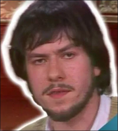 On ne le pr&eacute;sente plus... Humoriste et acteur qui a fait ses 1&egrave;res armes chez Bouvard, c'est ?