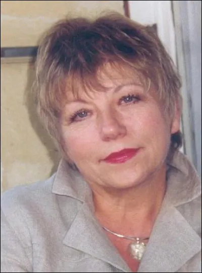 Une actrice blonde qui a tourn&eacute; dans la s&eacute;rie "Cordier, juge et flic", c'est ?