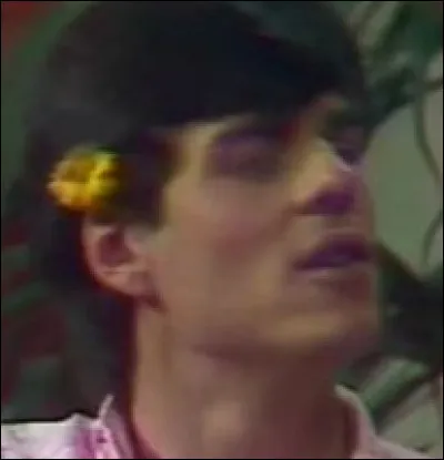 Acteur d&eacute;couvert chez Bouvard, il fut le compagnon de Mich&egrave;le Bernier puis dans l'&eacute;criture sur Canal + pour les sketchs des Guignols de l'Info, c'est ?